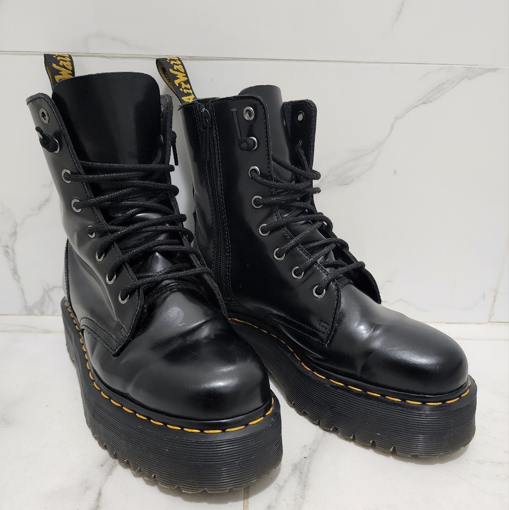 Dr. Martens Jadon 42